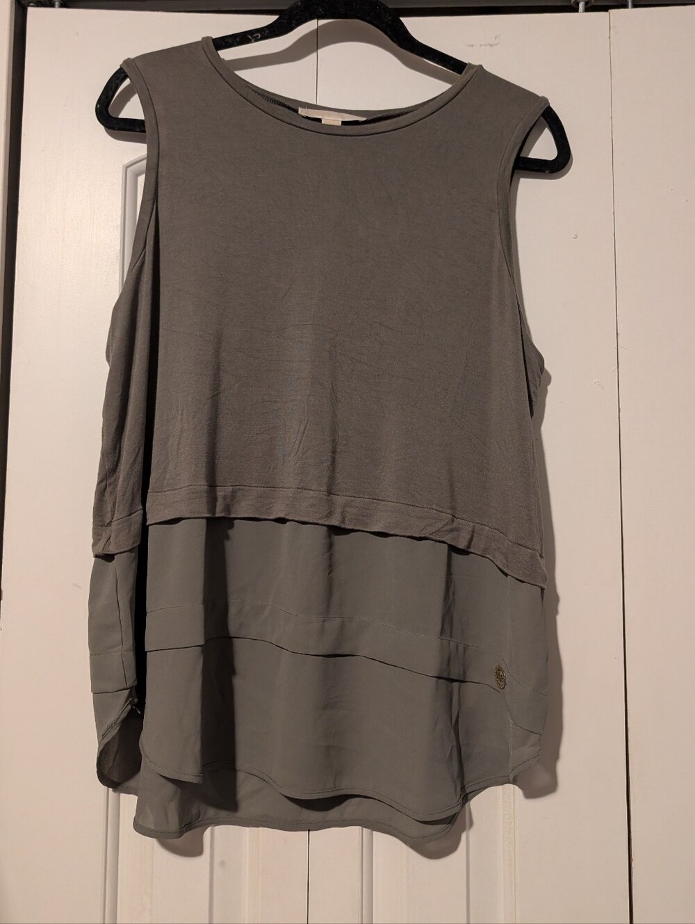Michael Kors Chiffon Hemmed Coral-Red Sleeveless Tank Army-green. XL